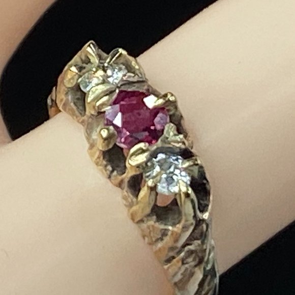 Antique 10K gold 0.22ct Ruby 1.8ct Old Euro Cut Diamond pinky ring 2.0g JR7883 - Picture 1 of 11